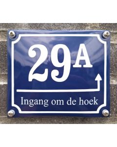 Huisnummer met naam en pijl 14x12 cm
