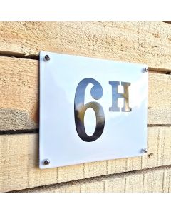 Huisnummer gebold zonder kader