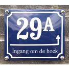 Huisnummer met naam en pijl 14x12 cm