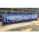 Verboden aan te meren groot