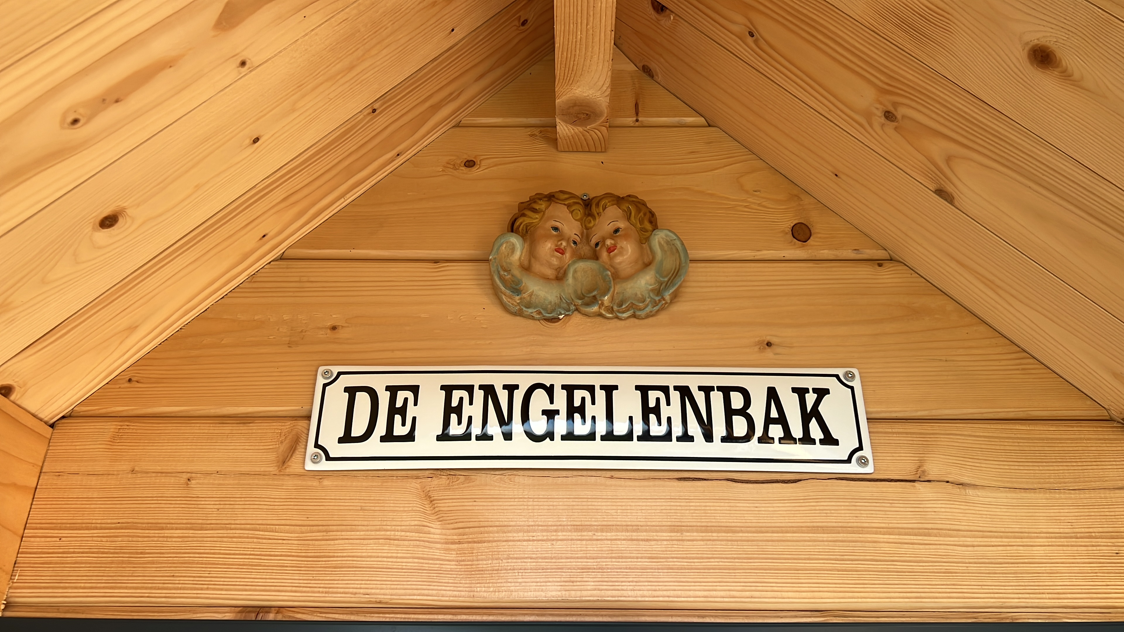 Straatnaambord met kader