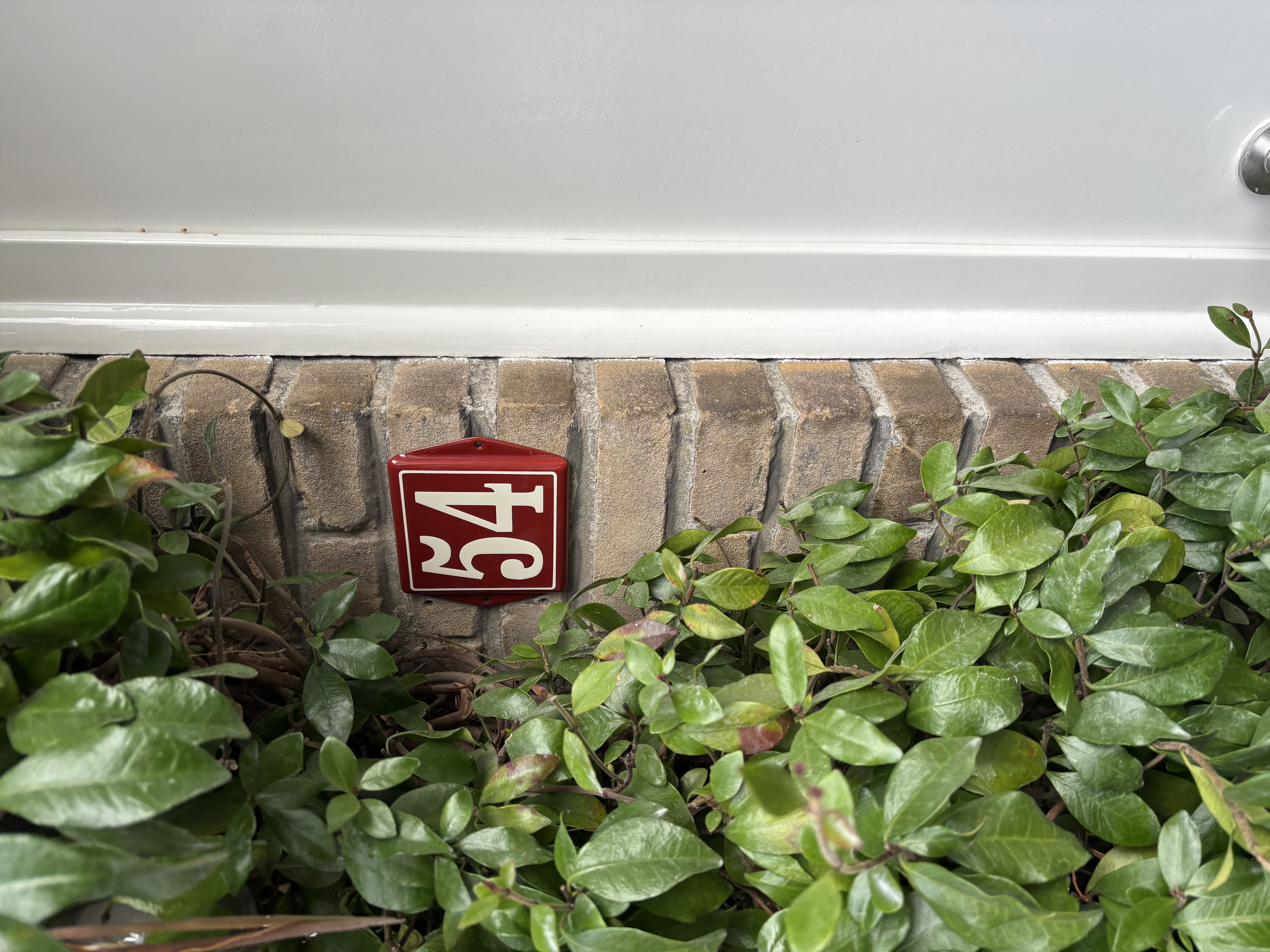 Huisnummer model oor