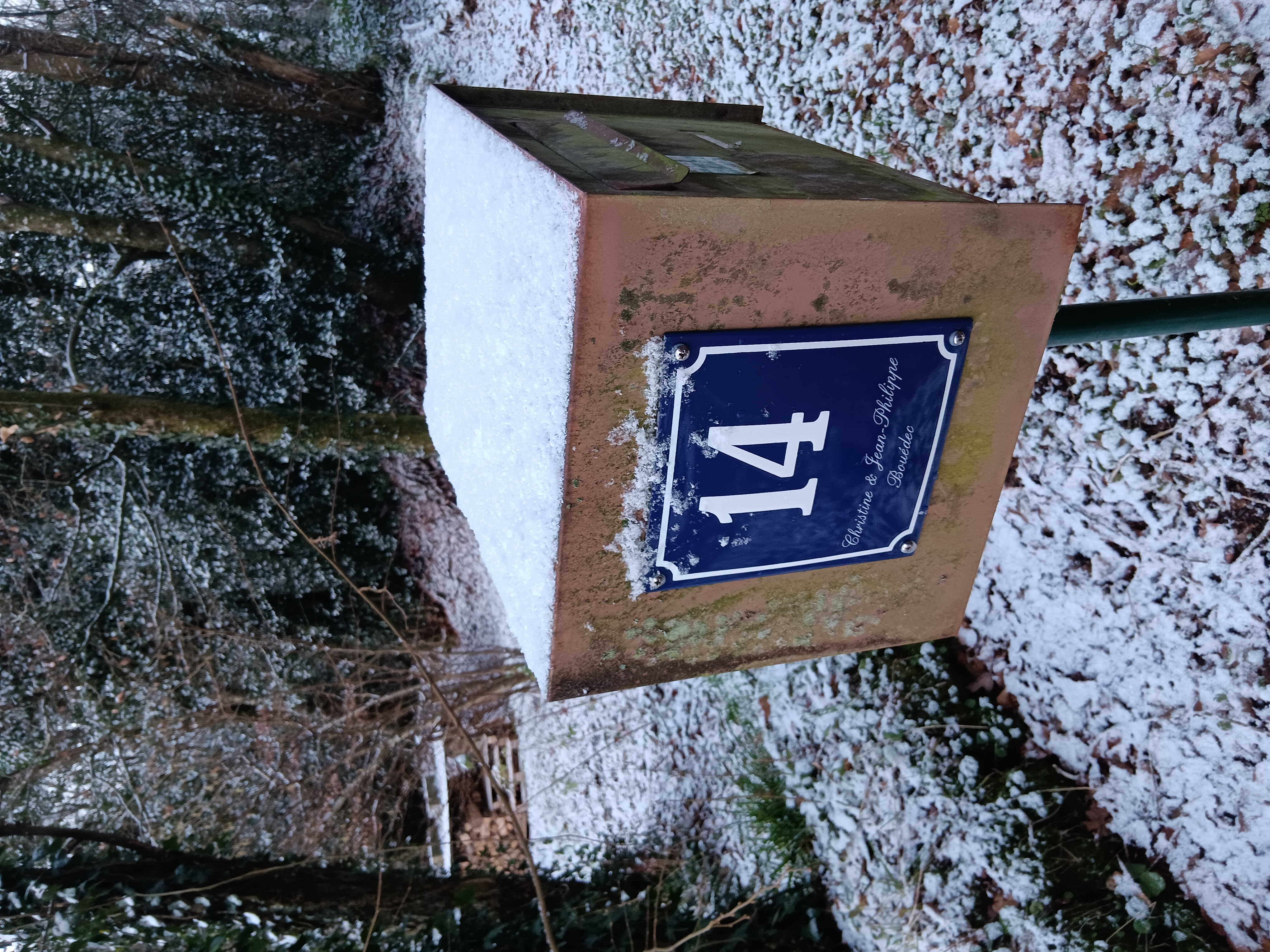 Huisnummer met naam met kader