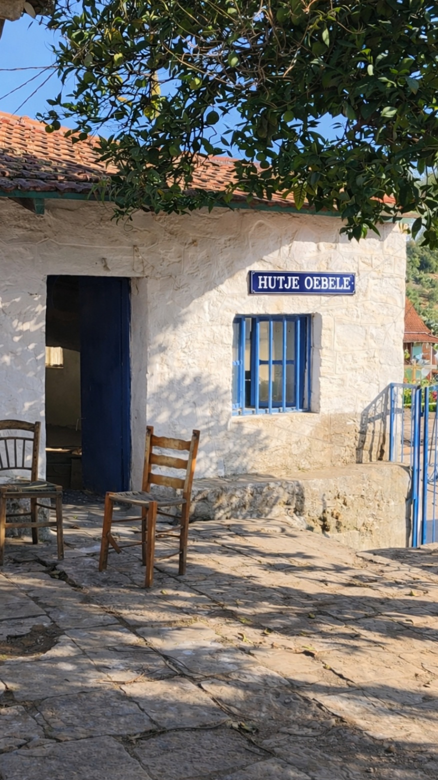 Straatnaambord met kader